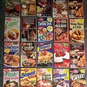 Lot of 20 Betty Crocker Paperback Cookbooks Magazines Bisquick Cookies Holiday